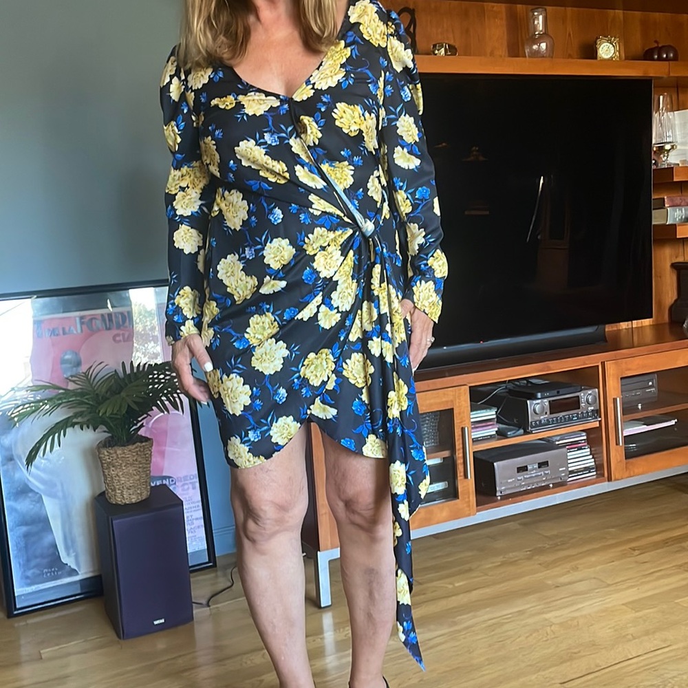 SEX AND THE CITY STYLE FLORAL WRAP DRESS